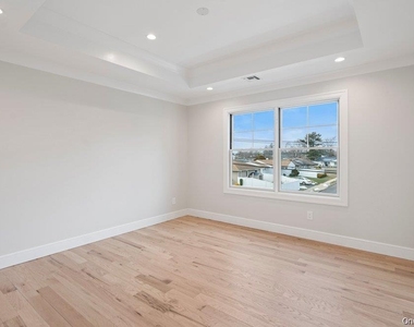 35 Main Parkway - Photo Thumbnail 16