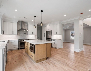 35 Main Parkway - Photo Thumbnail 4