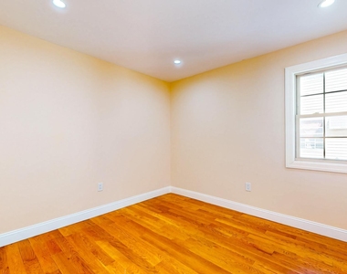 11625 134 St - Photo Thumbnail 7