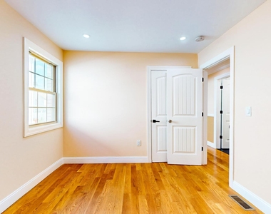 11625 134 St - Photo Thumbnail 8