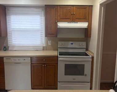 224 E Pennywood Avenue - Photo Thumbnail 2