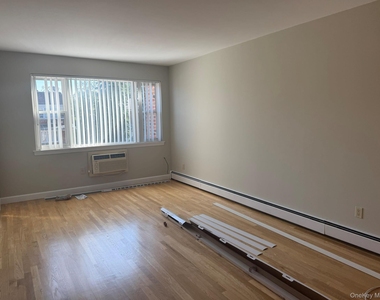 144-47 28th Avenue - Photo Thumbnail 11