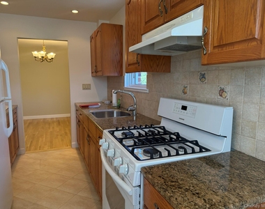 144-47 28th Avenue - Photo Thumbnail 10