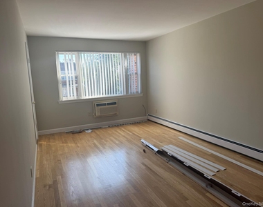 144-47 28th Avenue - Photo Thumbnail 12