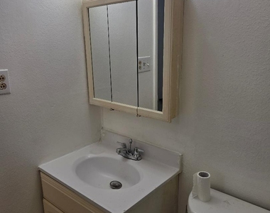 255-24 147 Drive Drive - Photo Thumbnail 4