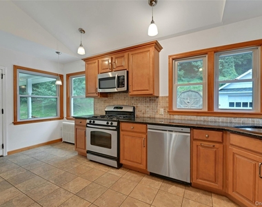 430 Piermont Avenue - Photo Thumbnail 6