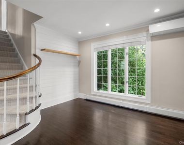 81 Chestnut Avenue - Photo Thumbnail 4