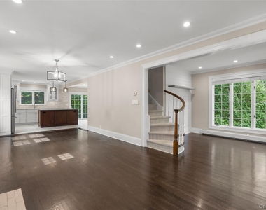 81 Chestnut Avenue - Photo Thumbnail 7