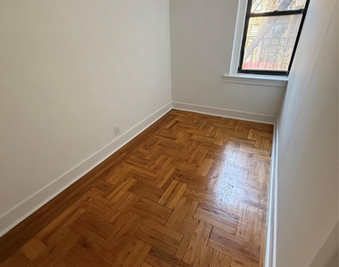 3721 80 Street - Photo Thumbnail 2