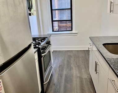 3721 80 Street - Photo Thumbnail 4