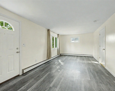 28 Roundhill Drive - Photo Thumbnail 2