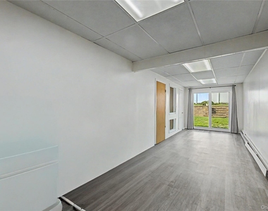 28 Roundhill Drive - Photo Thumbnail 13