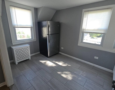 582 Mereline Avenue - Photo Thumbnail 6