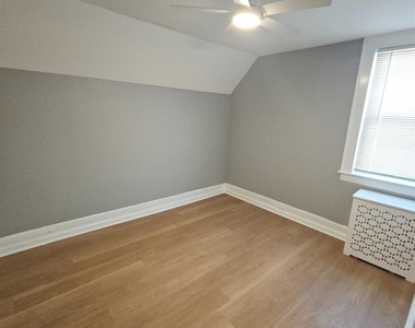 582 Mereline Avenue - Photo Thumbnail 2