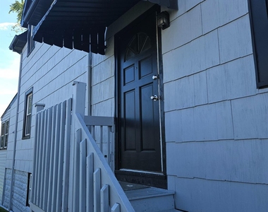 582 Mereline Avenue - Photo Thumbnail 7