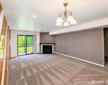 107 Woodbridge Commons Way - Photo Thumbnail 13