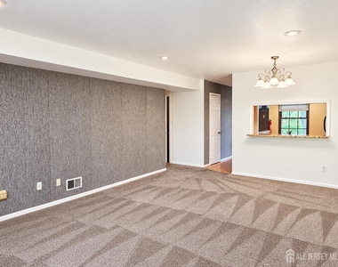 107 Woodbridge Commons Way - Photo Thumbnail 12