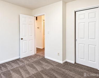 107 Woodbridge Commons Way - Photo Thumbnail 20