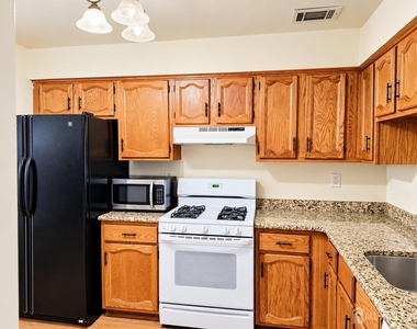 107 Woodbridge Commons Way - Photo Thumbnail 5