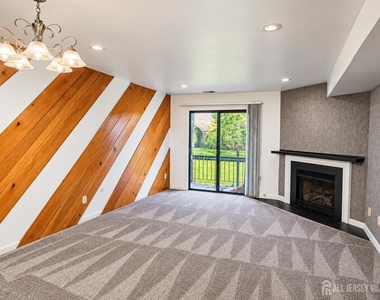 107 Woodbridge Commons Way - Photo Thumbnail 6