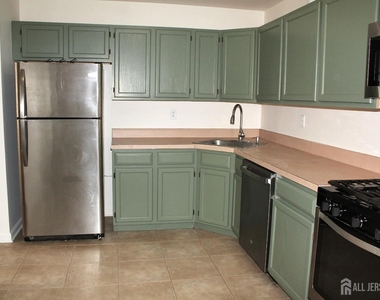 306 Plymouth Road - Photo Thumbnail 8
