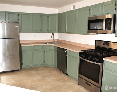 306 Plymouth Road - Photo Thumbnail 10