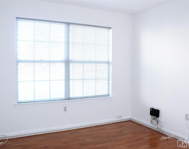 306 Plymouth Road - Photo Thumbnail 16