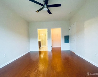728 Strassle Way - Photo Thumbnail 11