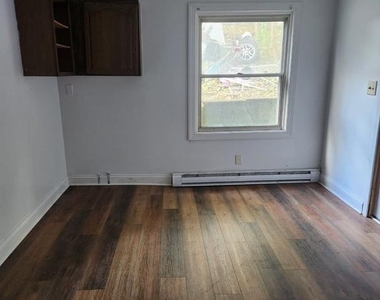 248 Fairview Street - Photo Thumbnail 5