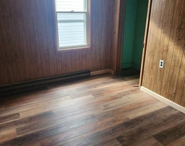248 Fairview Street - Photo Thumbnail 8