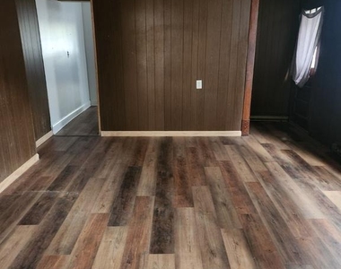 248 Fairview Street - Photo Thumbnail 3