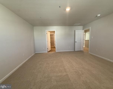 280 Anconas Boulevard - Photo Thumbnail 4