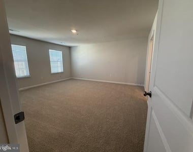 280 Anconas Boulevard - Photo Thumbnail 5
