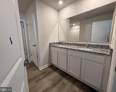 280 Anconas Boulevard - Photo Thumbnail 7
