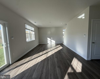 280 Anconas Boulevard - Photo Thumbnail 2