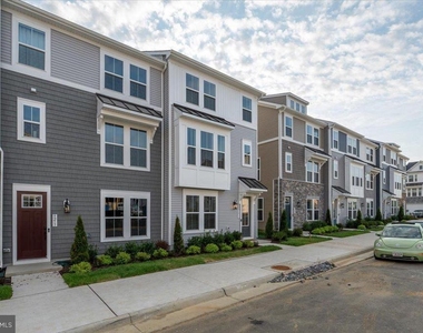 9211 Forkleaf Oak Drive - Photo Thumbnail 1