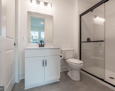 9211 Forkleaf Oak Drive - Photo Thumbnail 5