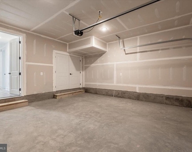 9211 Forkleaf Oak Drive - Photo Thumbnail 23