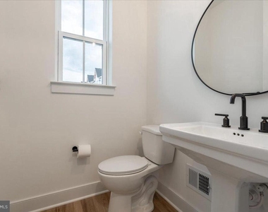 9211 Forkleaf Oak Drive - Photo Thumbnail 14