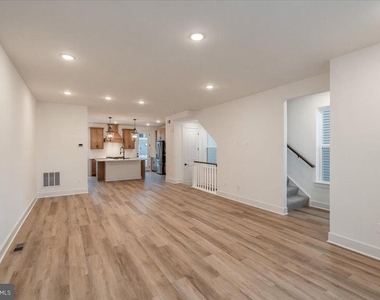 9211 Forkleaf Oak Drive - Photo Thumbnail 13