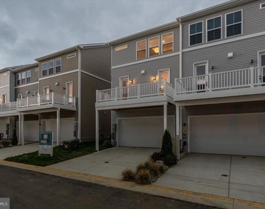 9211 Forkleaf Oak Drive - Photo Thumbnail 26