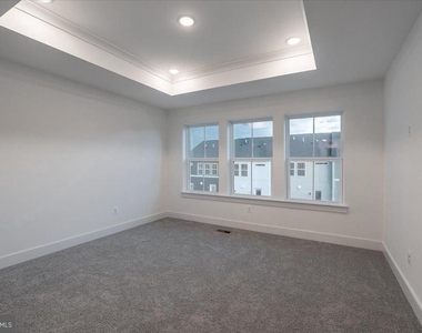9211 Forkleaf Oak Drive - Photo Thumbnail 15