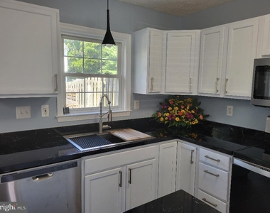 10612 Guilderland Court - Photo Thumbnail 2