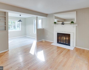 12303 Mulberry Court - Photo Thumbnail 6