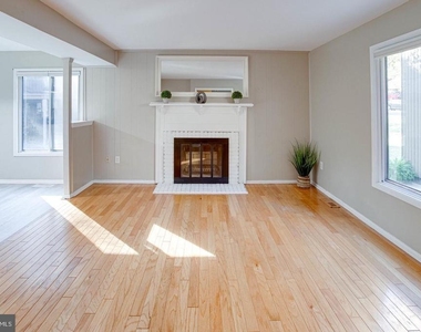 12303 Mulberry Court - Photo Thumbnail 2