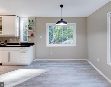 12303 Mulberry Court - Photo Thumbnail 7