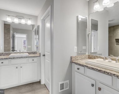 42274 Hampton Woods Terrace - Photo Thumbnail 18