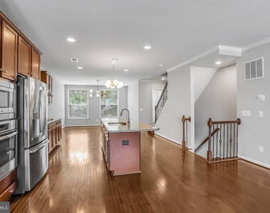 42274 Hampton Woods Terrace - Photo Thumbnail 8