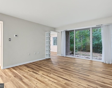 1523 Northgate Square - Photo Thumbnail 7