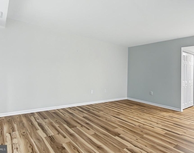 1523 Northgate Square - Photo Thumbnail 10